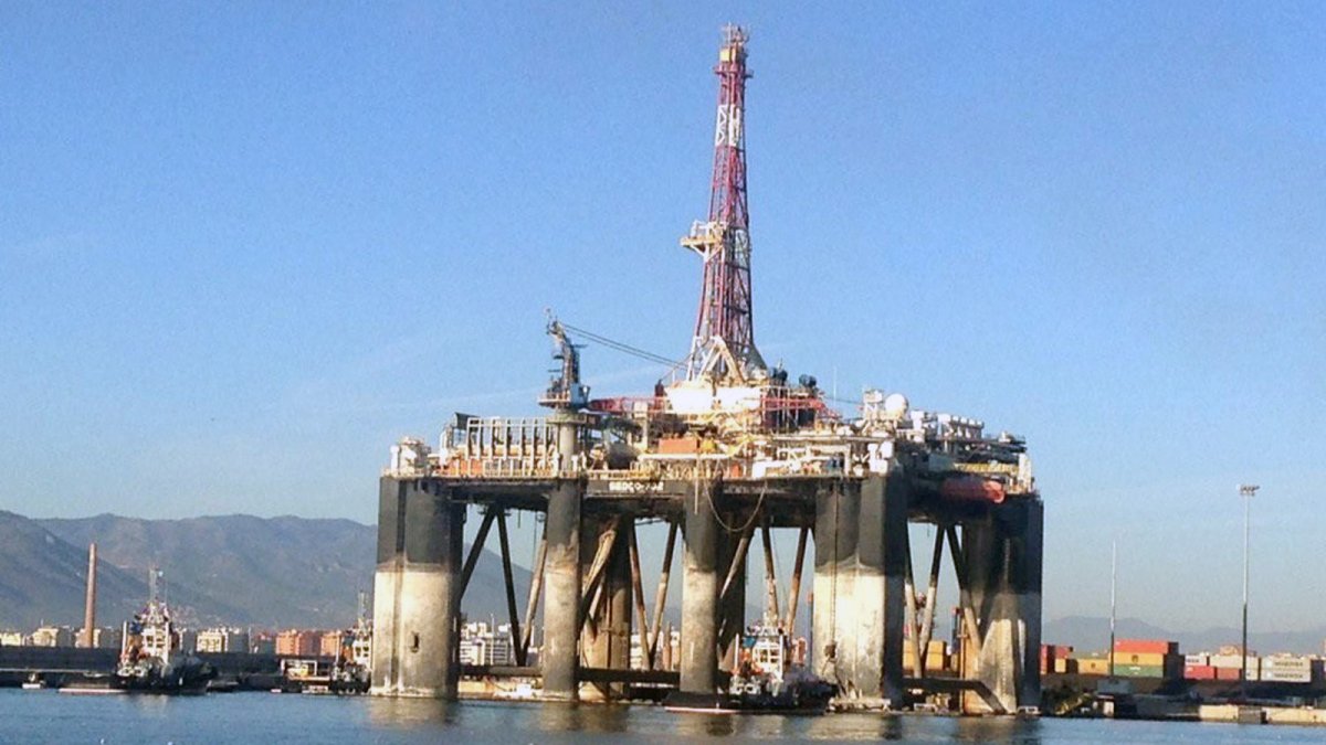 El precio del crudo cae un 5% y el Brent cotiza en los 93 dólares, con las Bolsas europeas apuntando a alzas