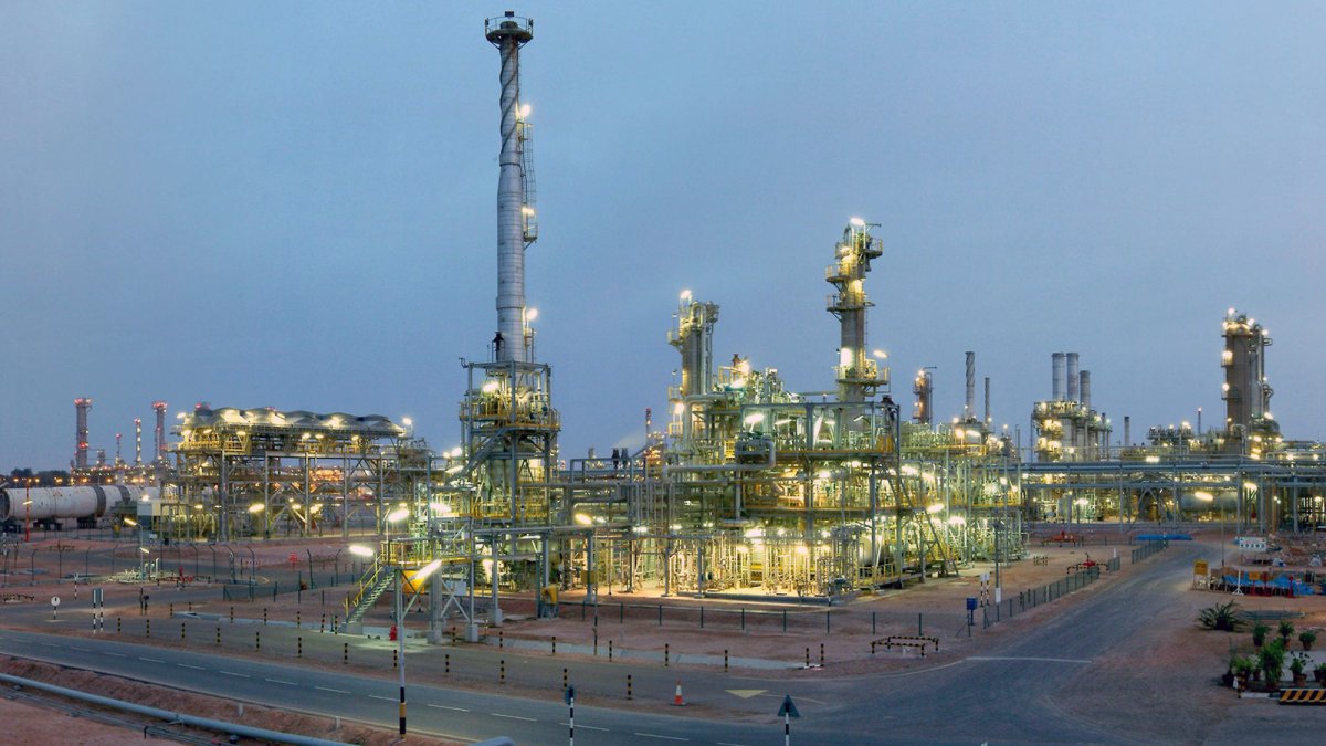 Un ataque con drones afecta a la mayor refinería de Emiratos Árabes Unidos (EAU)