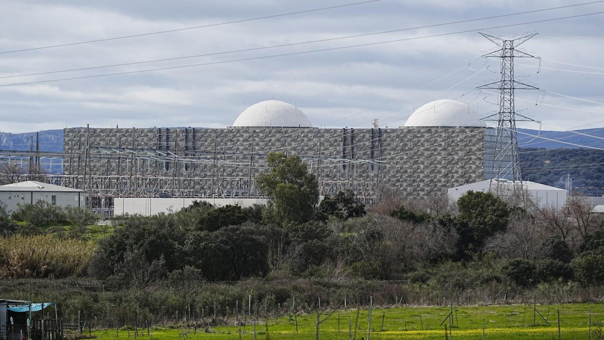 La central nuclear de Almaraz considera "imprescindible" su continuidad en el actual contexto internacional