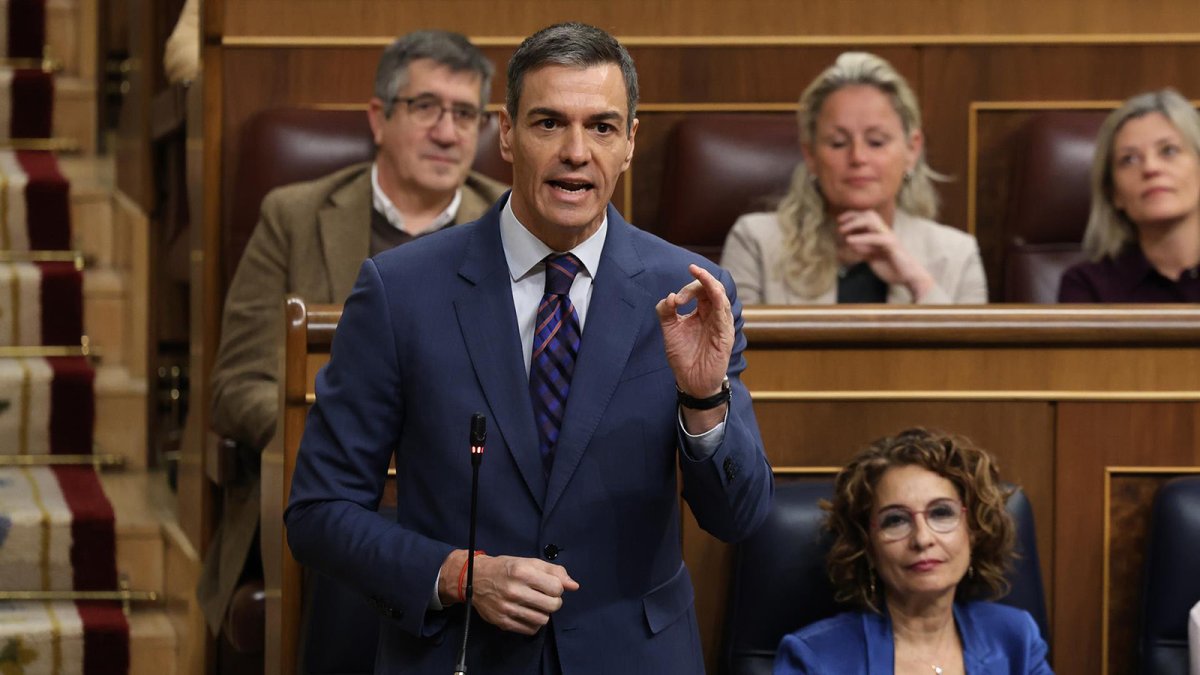Sánchez apuesta por reforzar las renovables en el decreto de Irán y el PNV exige negociar: "No se la juegue"