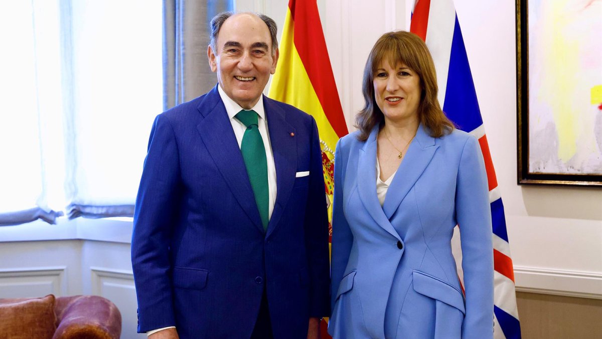 Rachel Reeves, ministra británica de Economía, se reúne con Ignacio Galán en la sede de Iberdrola en Madrid.