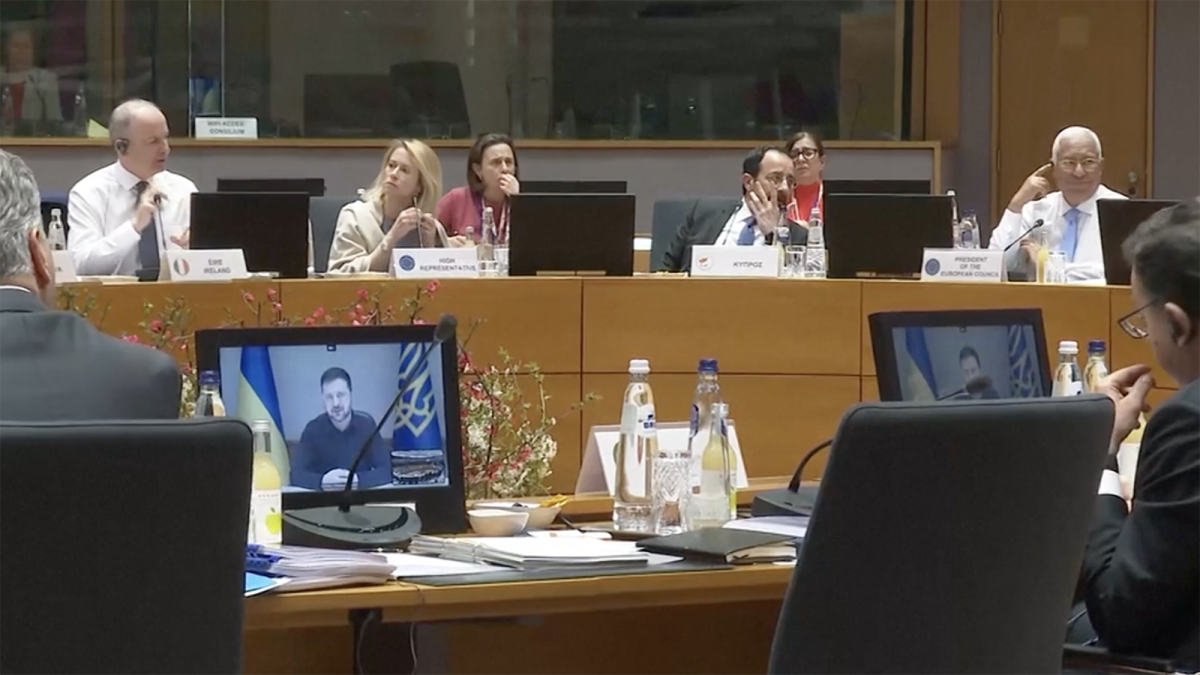 Zelenski se compromete ante los líderes de la UE a restablecer el suministro de crudo lo antes posible