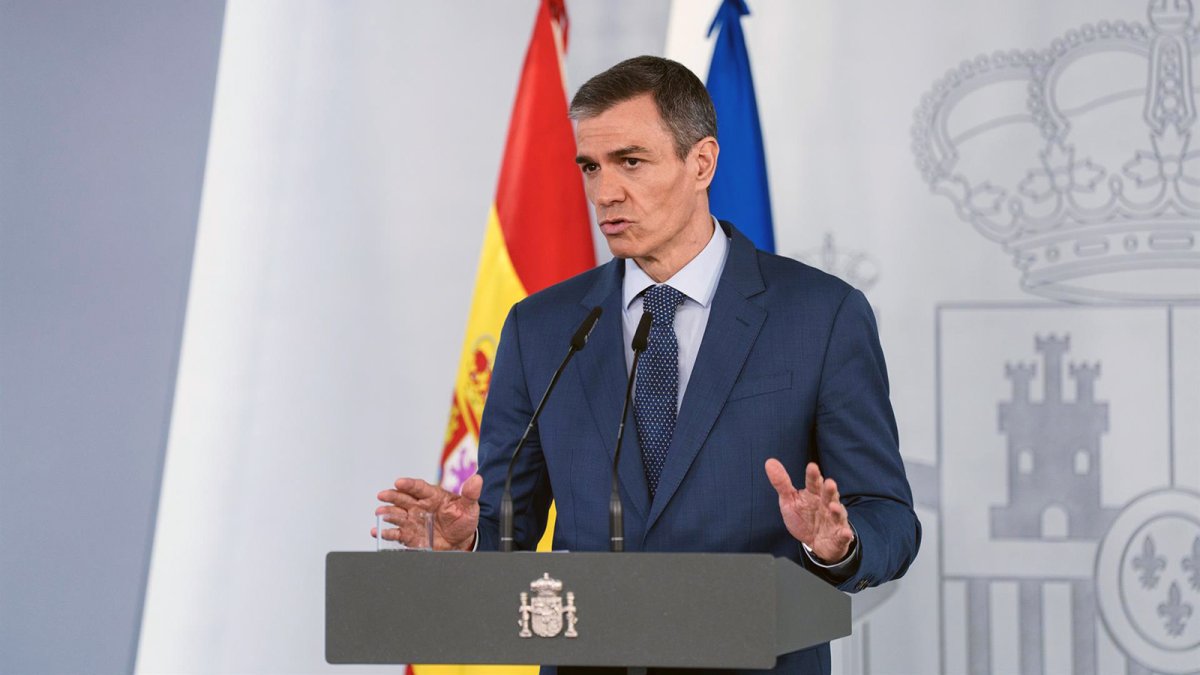 La rebaja fiscal a la energía se aplica desde este domingo y bajan los precios de las gasolinas