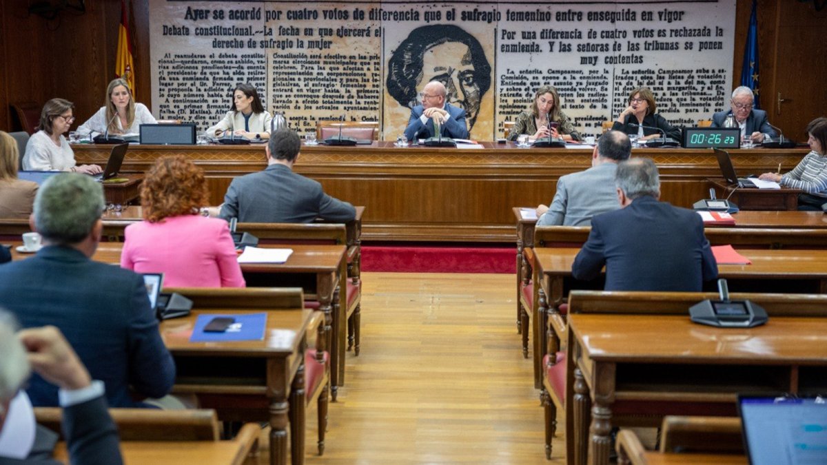 La ministra Aagesen apunta a que España está "mejor preparada" ante las tensiones de los mercados energéticos