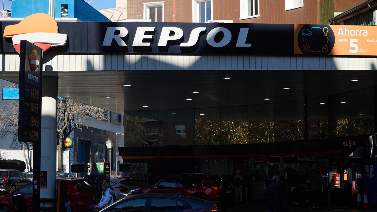 Repsol amplía hasta el 3 de mayo sus descuentos para clientes particulares y transportistas