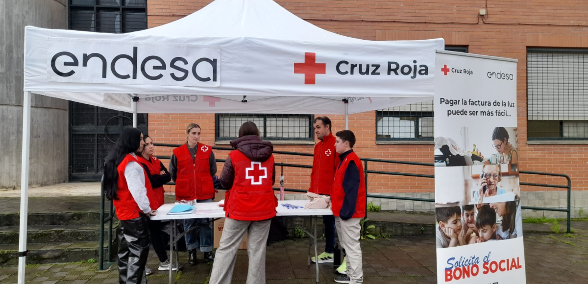 Endesa y Cruz Roja acompañan a los más vulnerables en la obtención del bono social de la luz