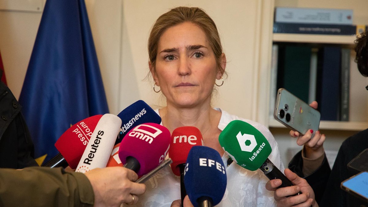 Aagesen defiende la rebaja del IVA de los carburantes como una medida "completamente justificada"