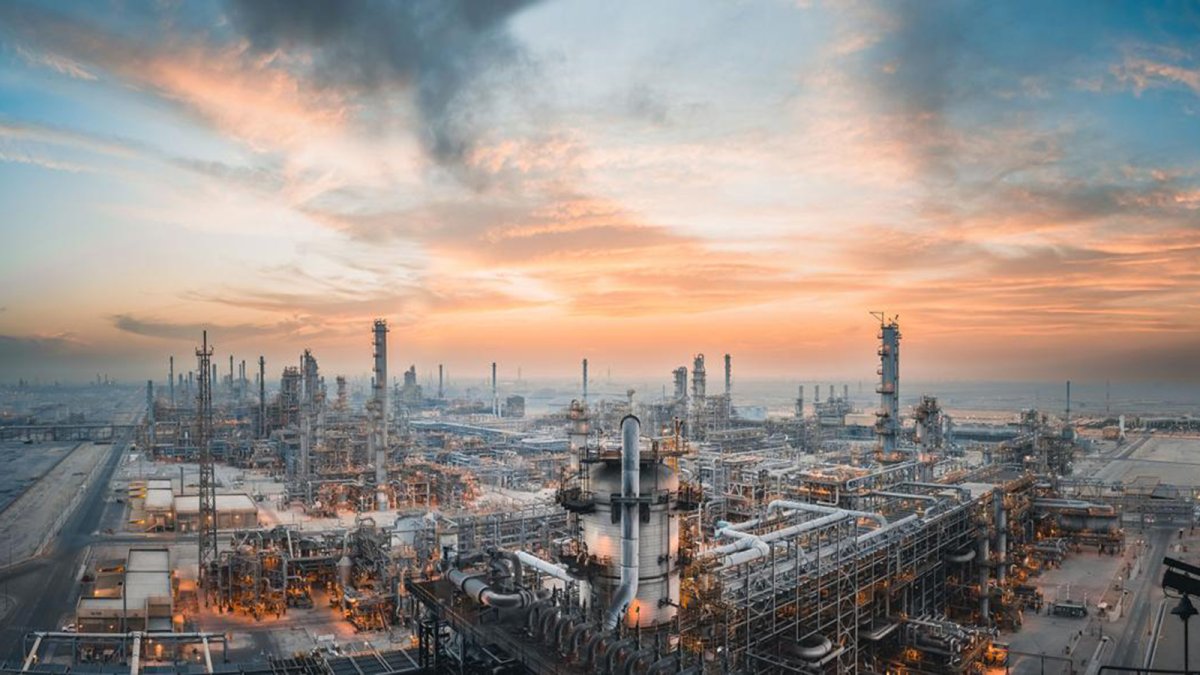 TotalEnergies cierra temporalmente una refinería en Arabia Saudí afectada por los bombardeos