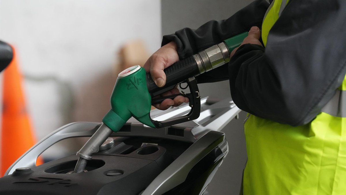 La AIE prevé una caída del consumo de petróleo en 2026 ante la "destrucción de demanda" por la guerra en Irán