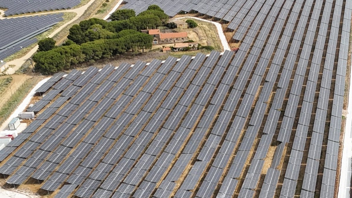 Iberdrola compra una planta solar de 42 MW en Lacio y eleva a 400 MW su potencia en Italia