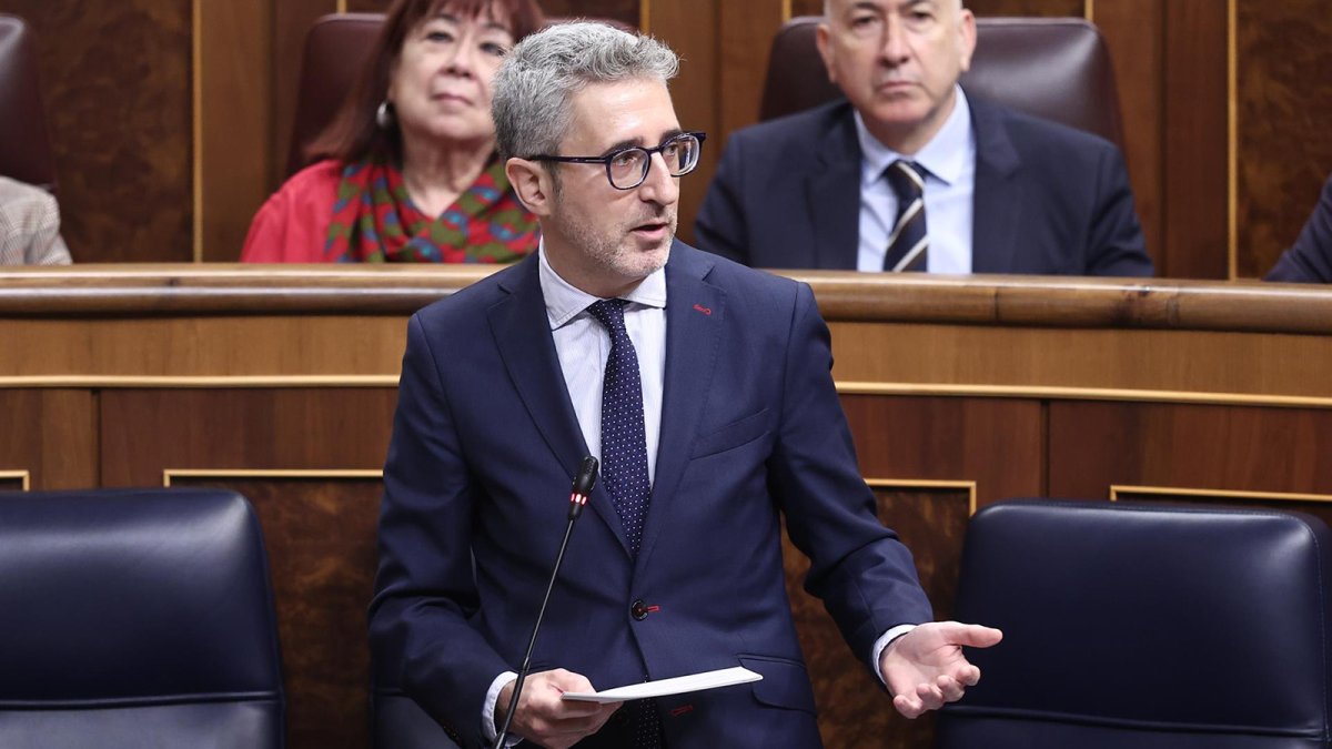 El ministro España defiende la implantación de un impuesto temporal a las energéticas "por justicia fiscal"