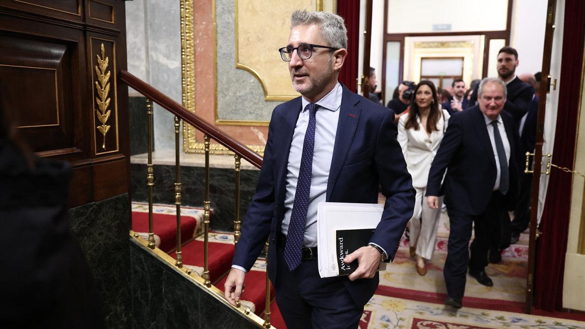 Arcadi España aboga por crear el impuesto a las energéticas por la guerra en Irán bajo el paraguas de la UE