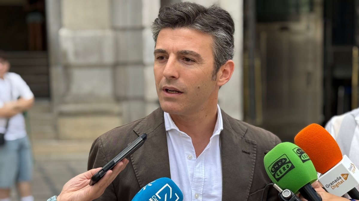 Granada limitará la implantación de grandes plantas fotovoltaicas en suelo rústico