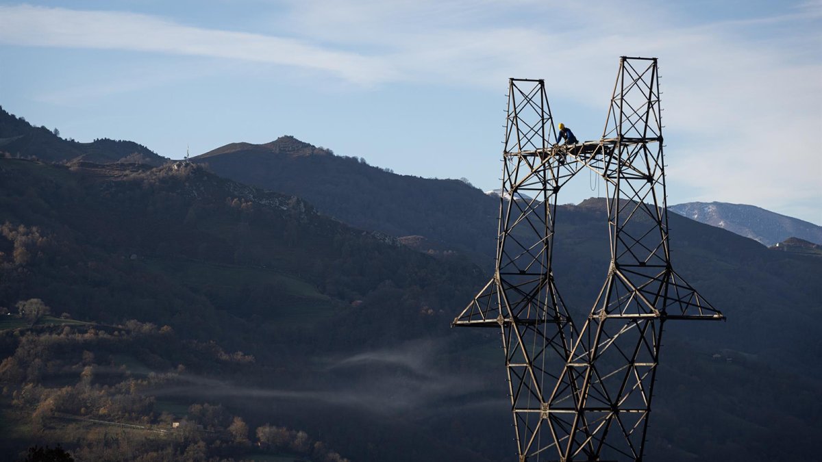 Greenpeace afirma que España y Portugal pueden lograr emisiones 0 en 2040 sin nuclear si bajan un 39% su demanda energética