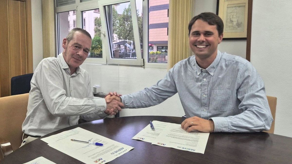 Aedive y AVCE se unen para impulsar la movilidad eléctrica compartida en España