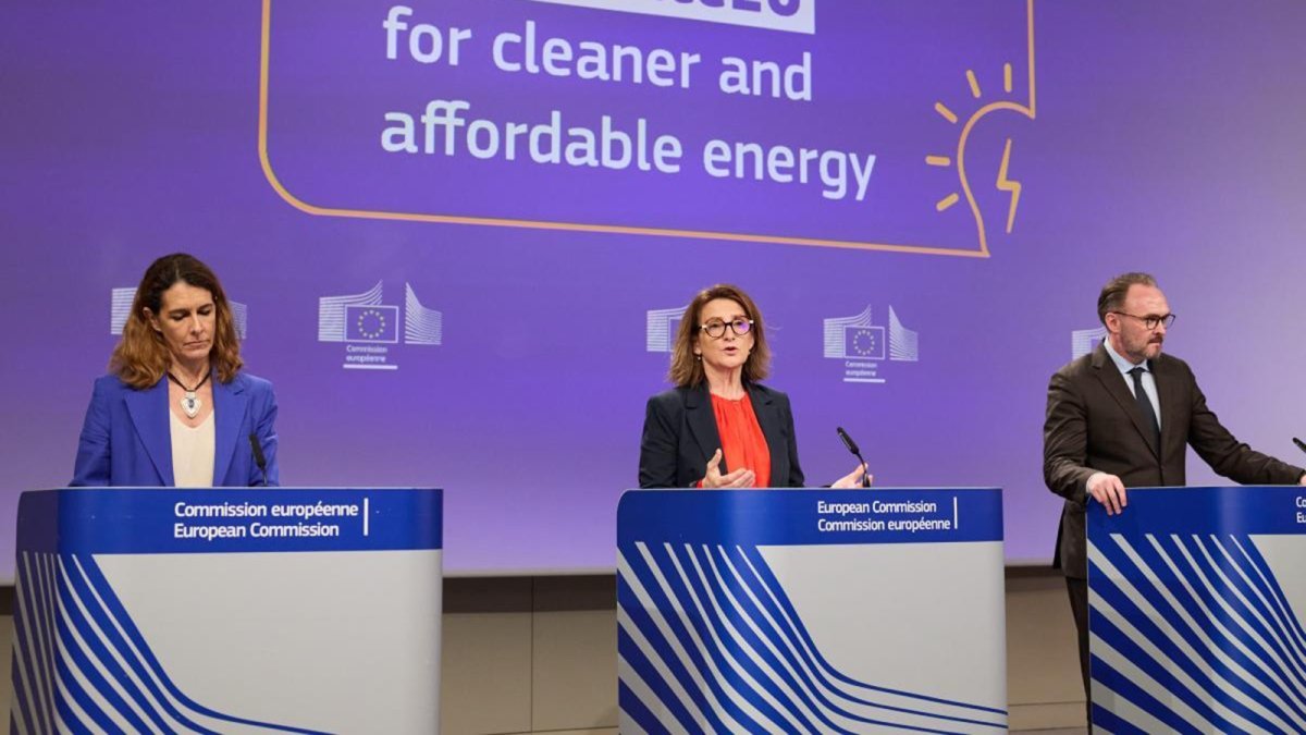Bruselas plantea bajar los impuestos de la luz y prohibir los cortes a los hogares vulnerables por la crisis energética