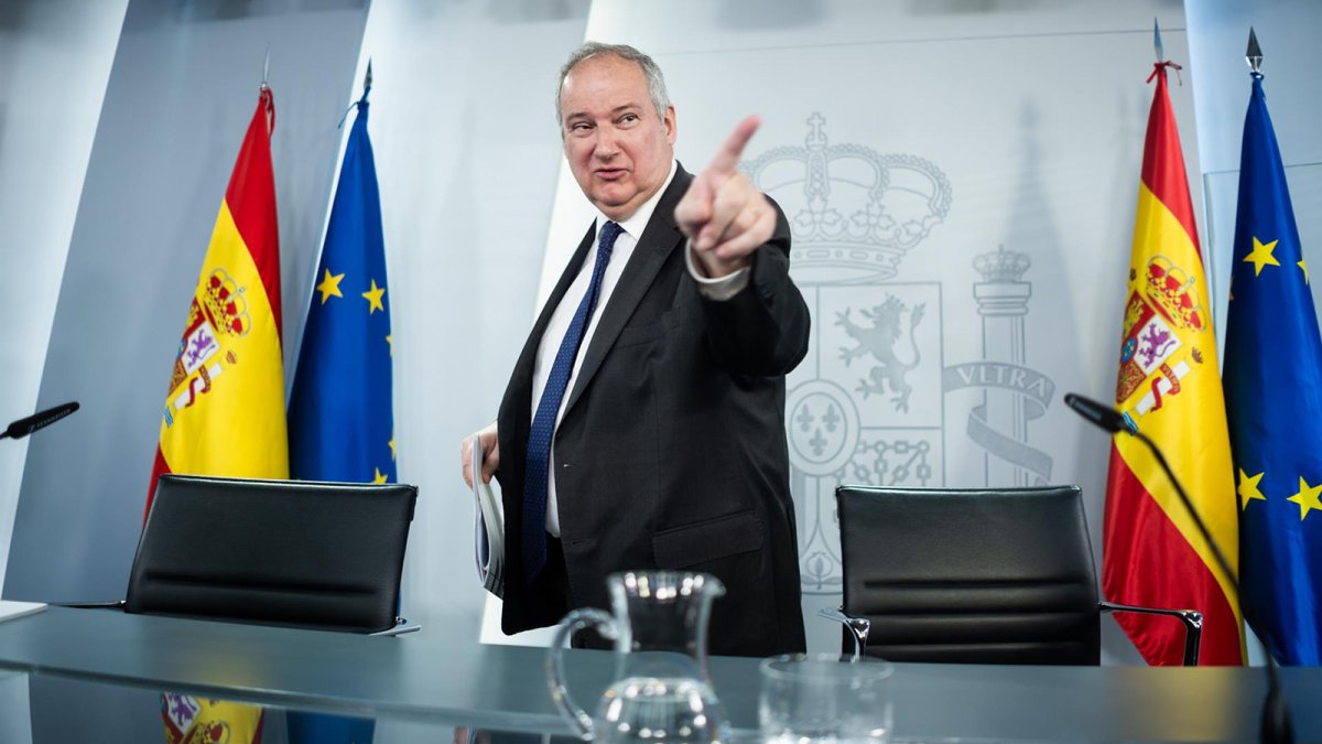 Jordi Hereu: "España tiene plena capacidad para afrontar el suministro energético del transporte aéreo"