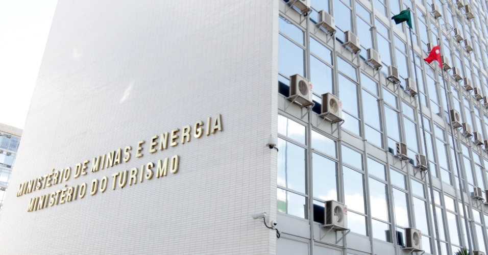 Catorce concesionarias eléctricas se comprometen con millonarias inversiones en Brasil