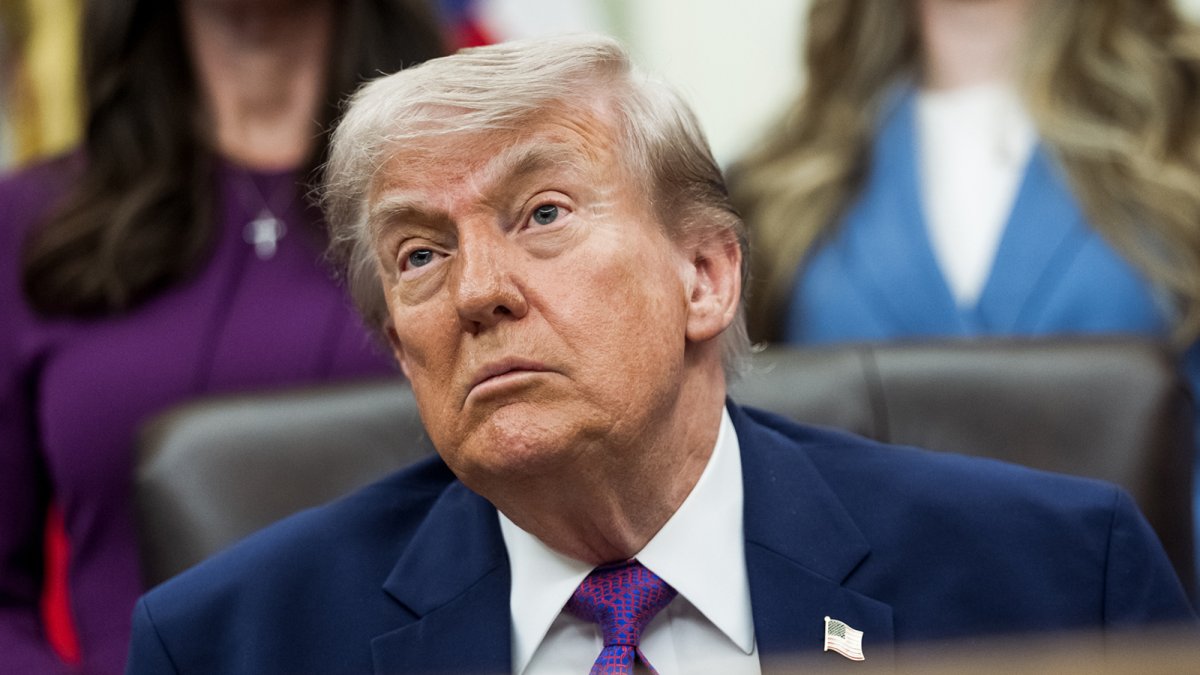 Trump confirma que suspenderá el impuesto federal a la gasolina hasta que bajen los costes