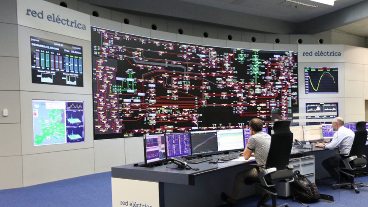 Red Eléctrica pide el archivo del expediente de la CNMC por el apagón y acusa al regulador de conflicto de interés