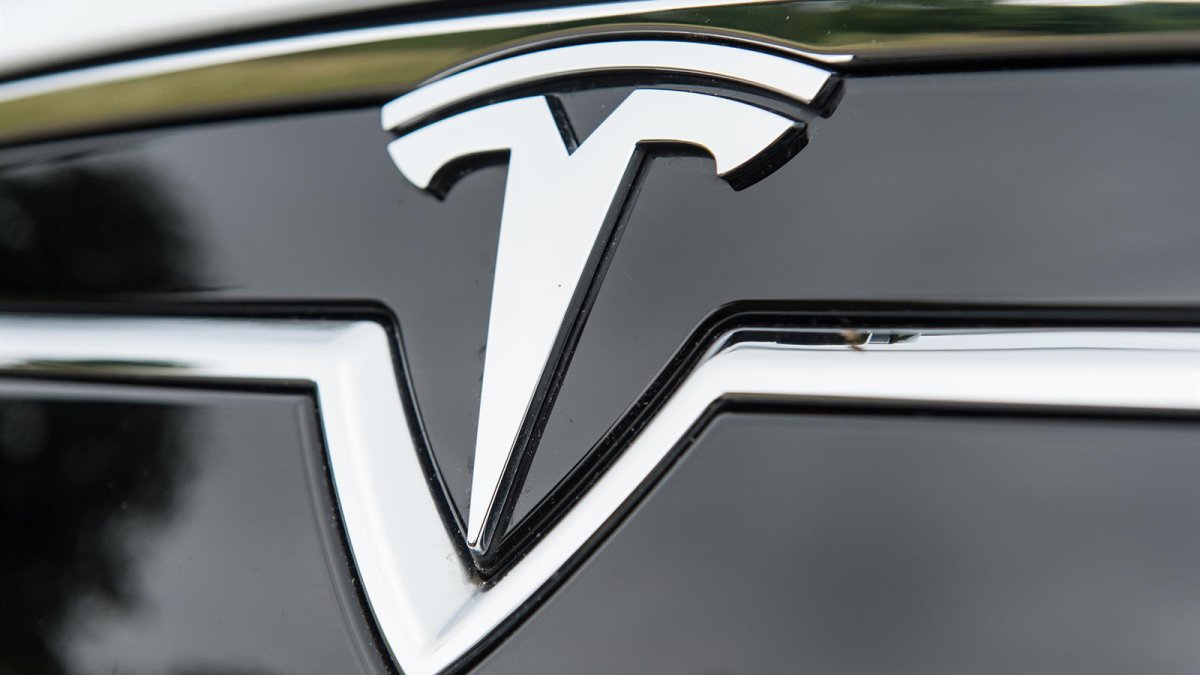 Tesla dedicará más de 210 millones de euros para duplicar su producción de baterías en Alemania