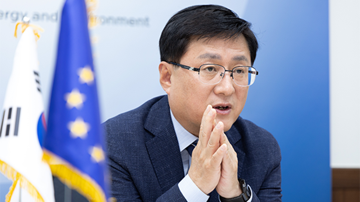 Corea del Sur construirá 10 megaparques solares para 2030 mientras expande renovables por la guerra