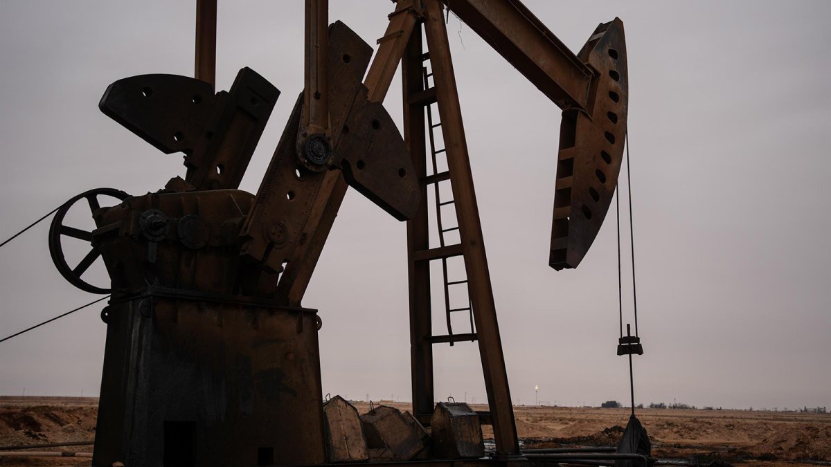 El precio del petróleo cae un 7% a pesar de la incertidumbre sobre la guerra de Irán