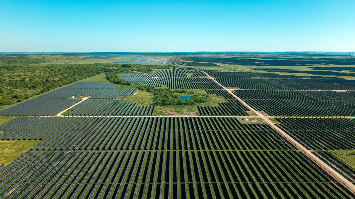 Repsol inicia operación comercial de proyecto solar de 825 MW en Estados Unidos