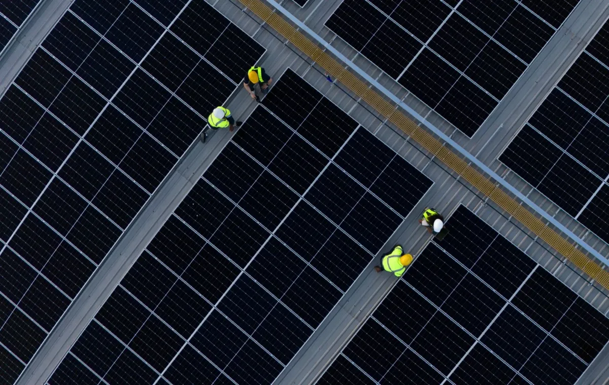 El comercio mundial de energías limpias repunta hasta los 479.000 millones de dólares en 2025 pese a los aranceles y la agitación geopolítica