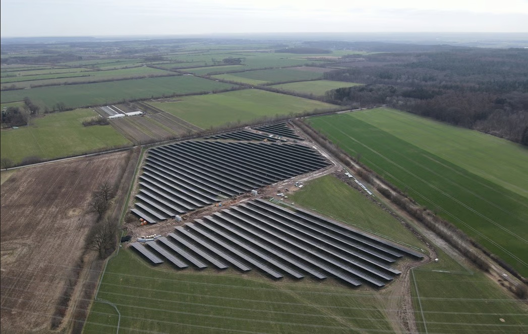 Vattenfall construye su primer parque fotovoltaico con acero verde en Alemania