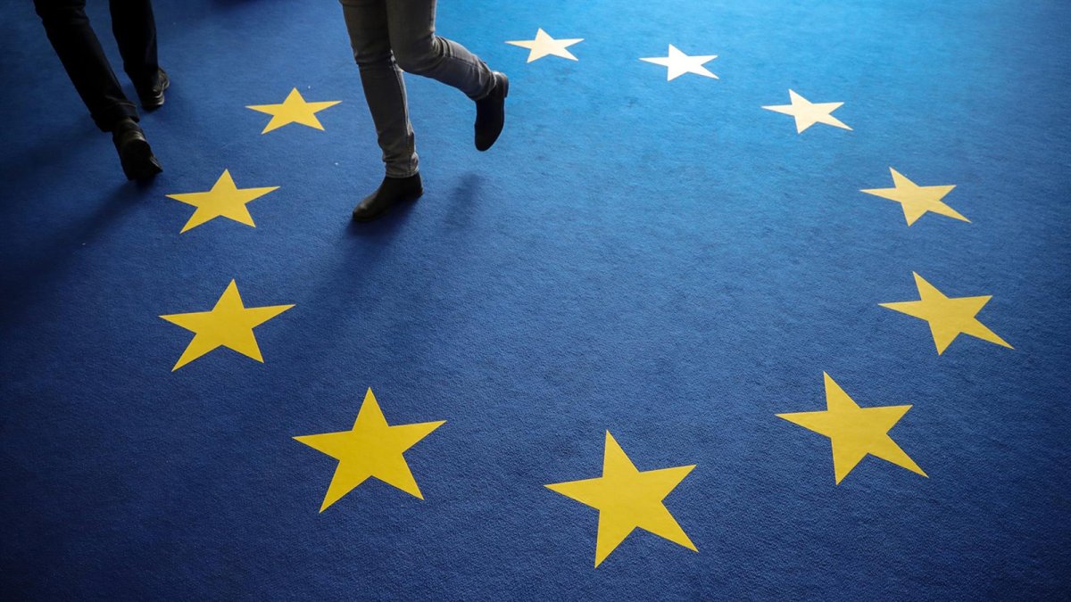 La UE destina hasta 690 millones para modernizar la red eléctrica de Egipto e integrar renovables