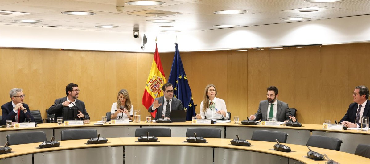 La rebaja del IVA y otros impuestos a la luz y el gas decaen este lunes por la moderación de los precios