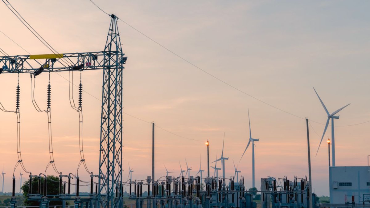 La fiscalidad energética castiga a la electricidad renovable y premia a los fósiles