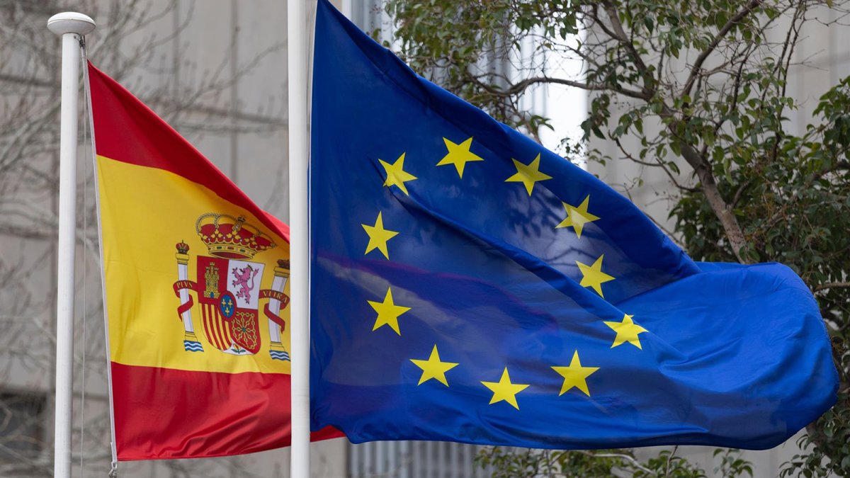 Bruselas aprueba un plan de 54 millones en ayudas a agricultores en combustible por guerra