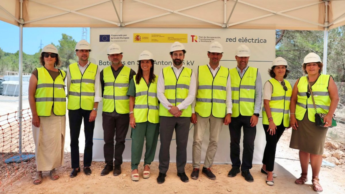 Red Eléctrica presenta una batería de 90 MW en Ibiza para asegurar el suministro en las Islas Baleares