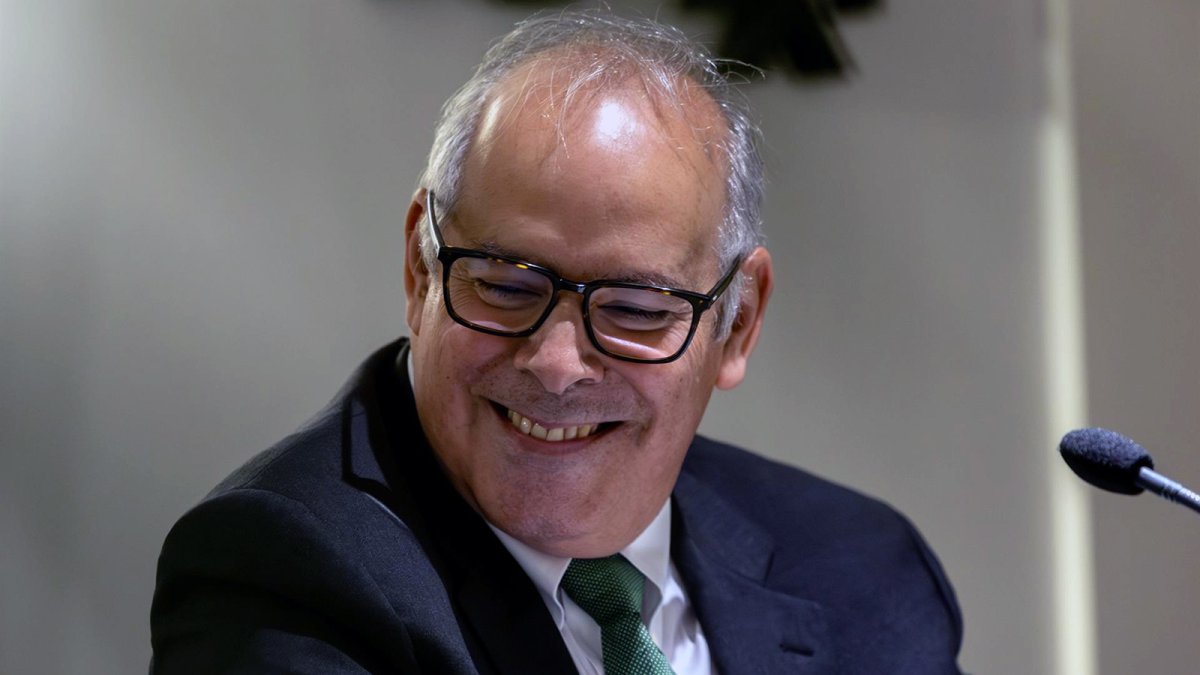 Ruiz-Tagle (Iberdrola) pide "desatascar" en España la inversión en redes para "poder seguir electrificando"
