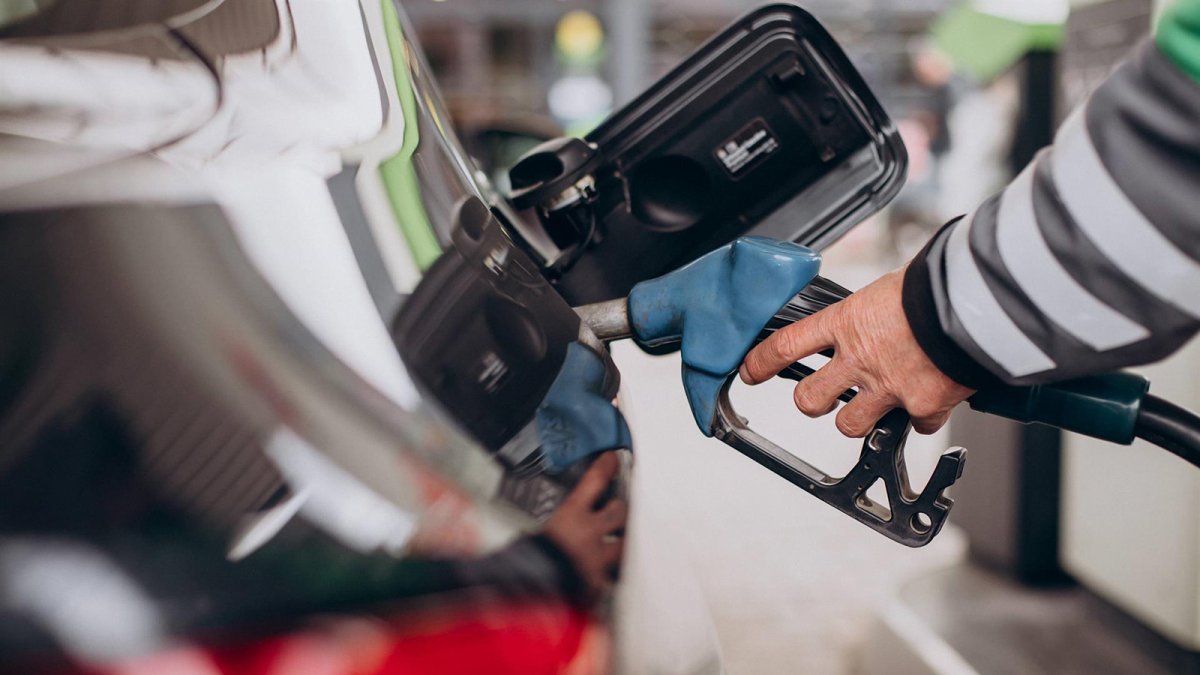 El combustible, el gasto asociado al coche que más preocupa a los españoles