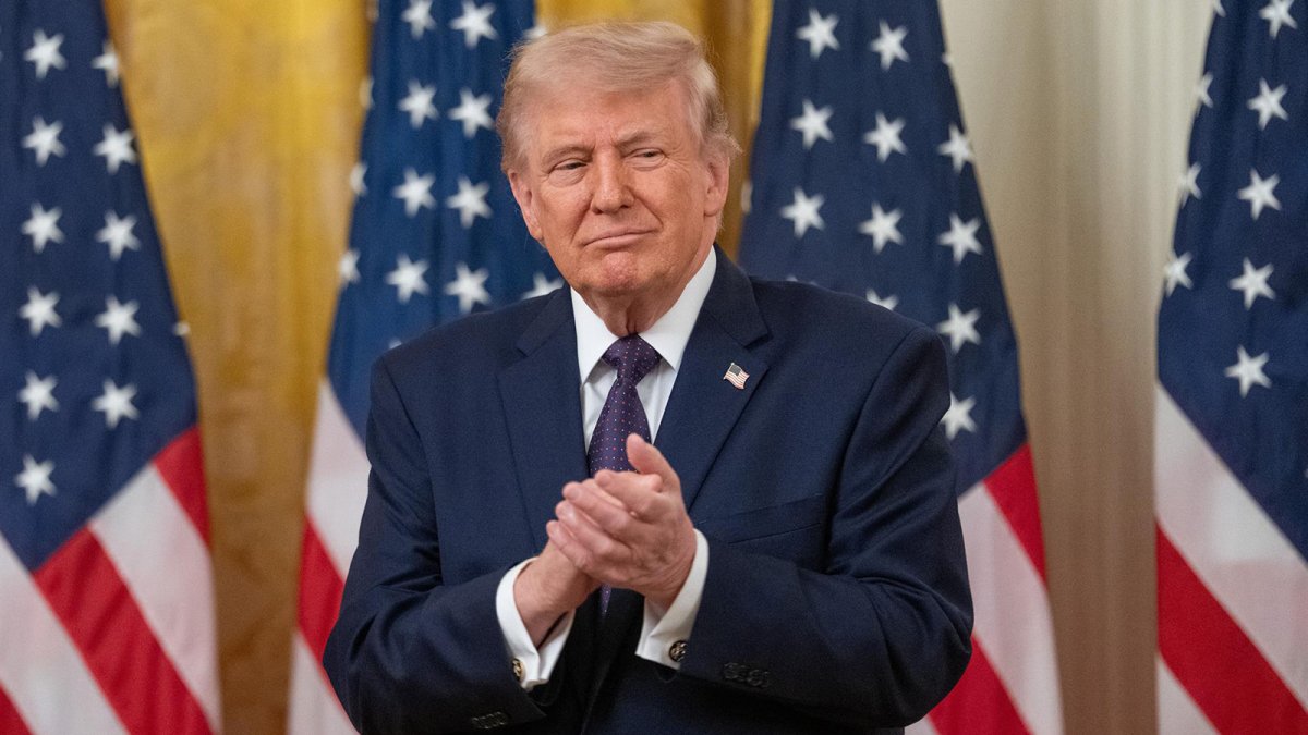Trump precisa que el Estrecho de Ormuz reabrirá tras la firma del acuerdo de paz este viernes