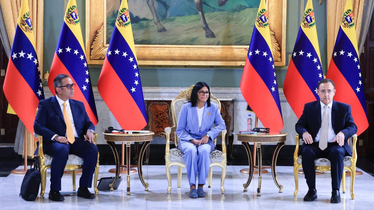 Venezuela y la estadounidense General Electric Vernova firman un acuerdo para recuperar el sistema eléctrico