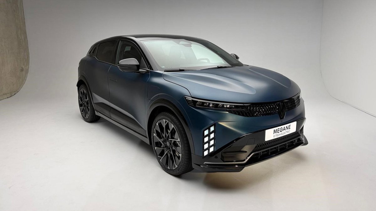 Renault renueva el Megane E-Tech eléctrico con más autonomía, diseño renovado y carga ultrarrápida.