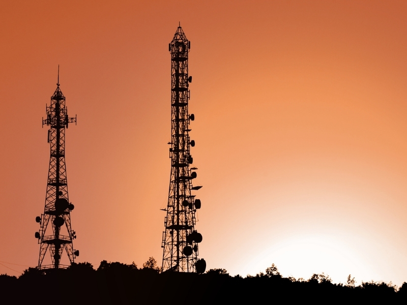 El Gobierno obligará a las ‘telecos’ a instalar baterías en sus antenas para no perder cobertura en caso de apagones