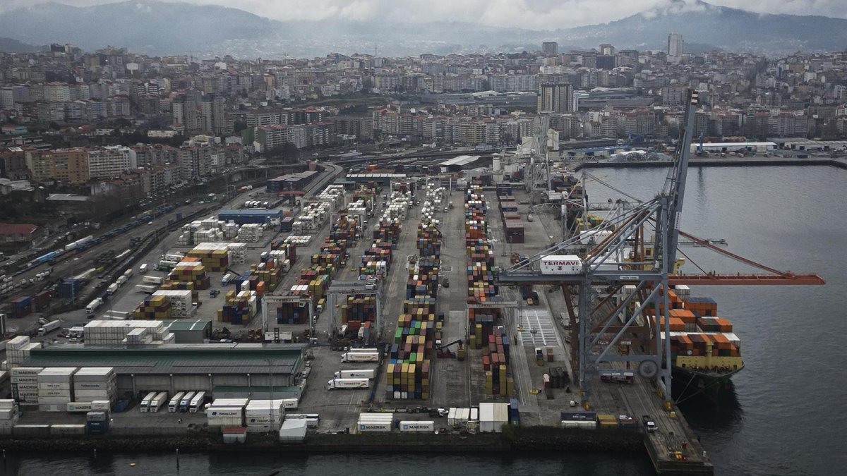 Vista aérea de la terminal de contenedores del Puerto de Vigo.