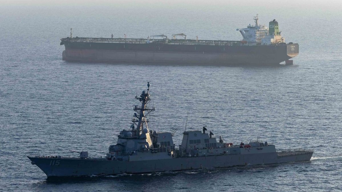 El petróleo retrocede por debajo de los 74 dólares, menor precio tras el estallido del conflicto