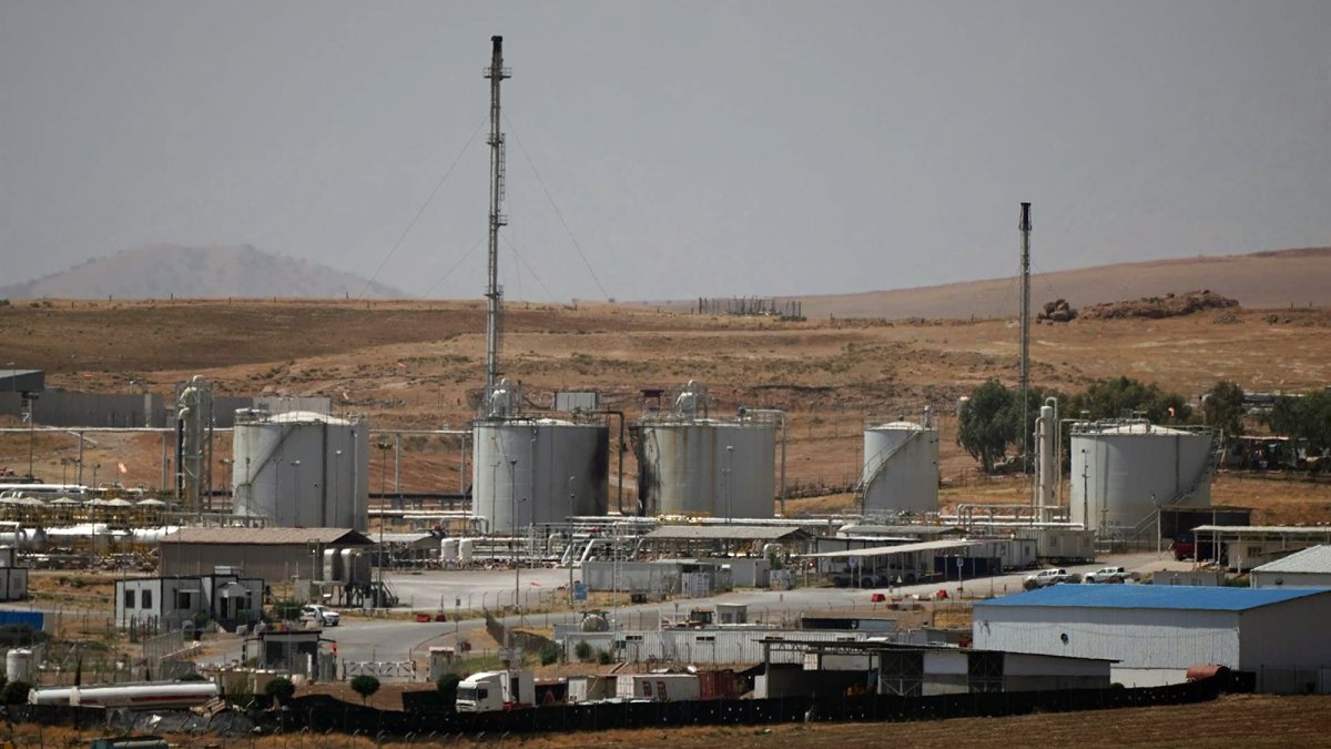 Irak solicita incrementar su cuota petrolera a la OPEP y niega una posible salida