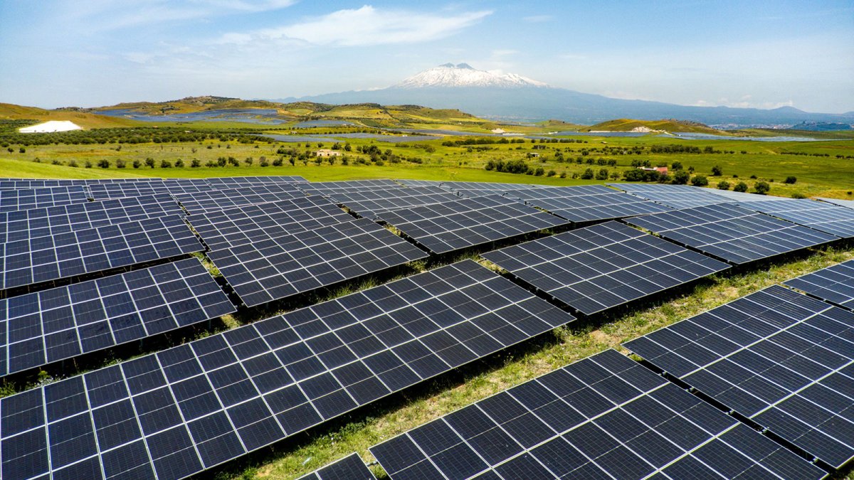  Iberdrola inaugura Fénix, su mayor planta fotovoltaica en Italia con 243 MW