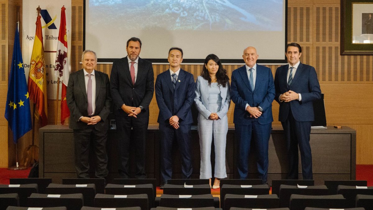 El Gobierno impulsa en Valladolid una inversión estratégica de casi 1.000 M€ que situará a España en la vanguardia europea de las baterías eléctricas 