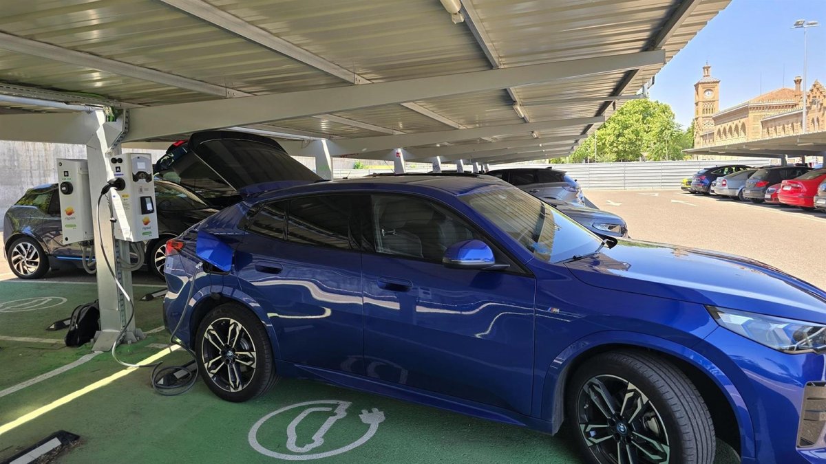 Adif impulsa la movilidad eléctrica con la puesta en servicio de 254 puntos de recarga en 21 estaciones