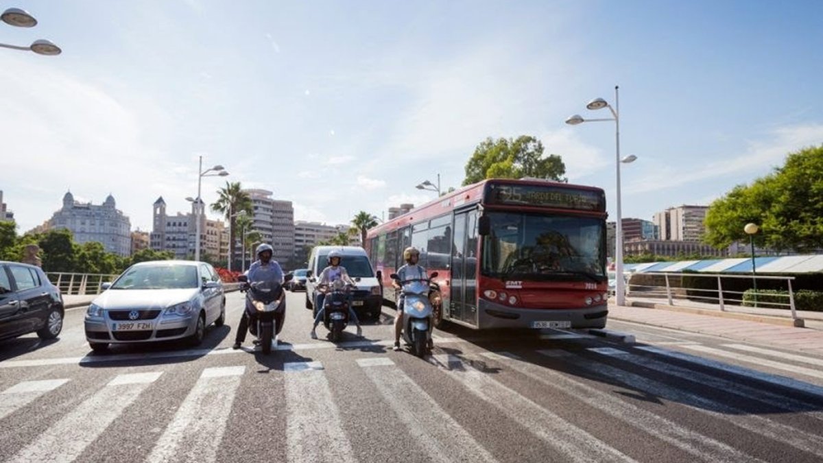 España necesita invertir 3.300 millones anuales para ampliar y electrificar su transporte público