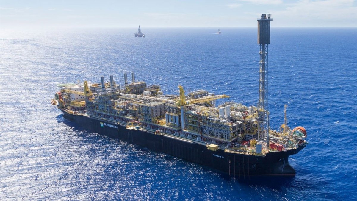Petrobras se embolsa 460,4 millones del Gobierno brasileño gracias al plan público de subvenciones al gasóleo