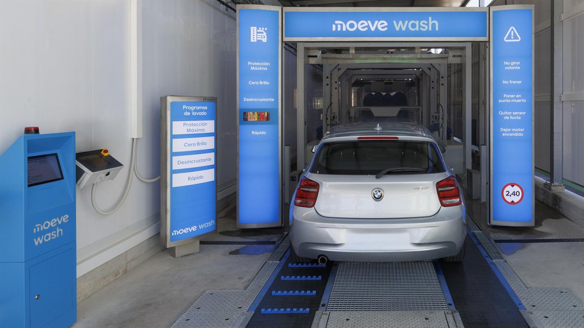 Moeve inaugura en Madrid una de las mayores áreas de lavado de coches de España, con 2.000 metros cuadrados